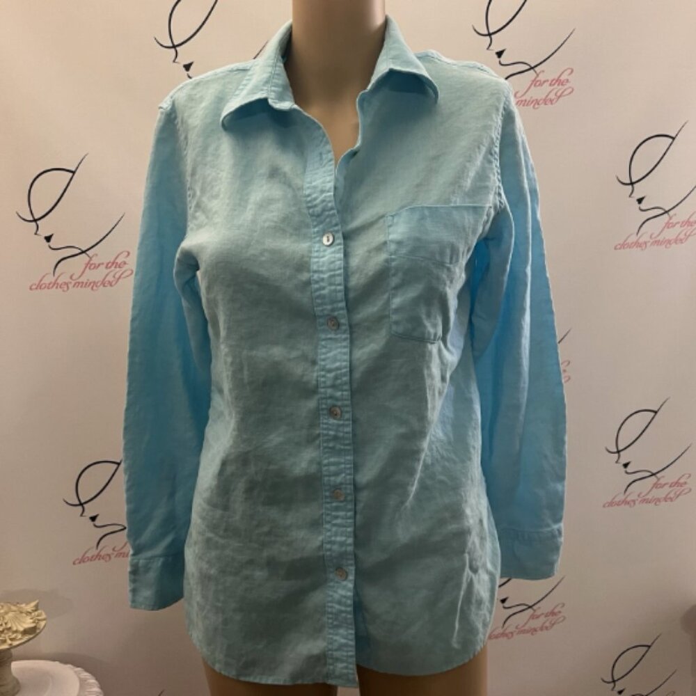 David N. Size 8. Blue Linen Long Sleeve Shirt. Button Up. Button Cuff. B112
